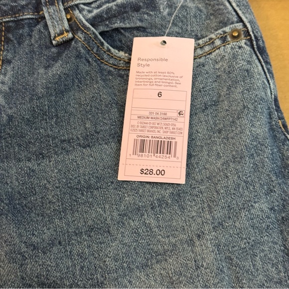 Assorted Clothing Box Mix – Great for Personal Use, Gifting,or Resale - Picture 11 of 11